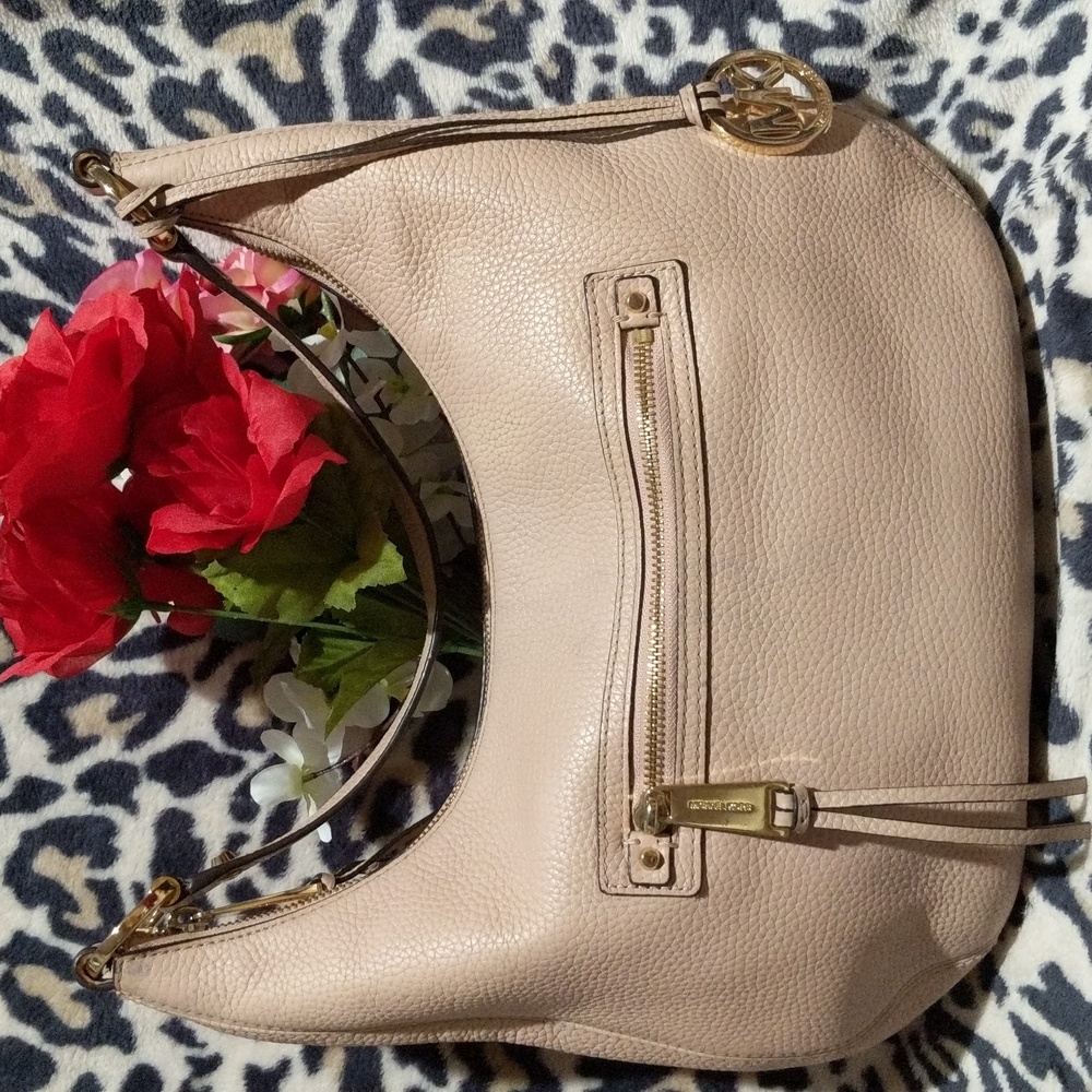 Michael Kors Rhea medium messenger handbag - Picture 1 of 16